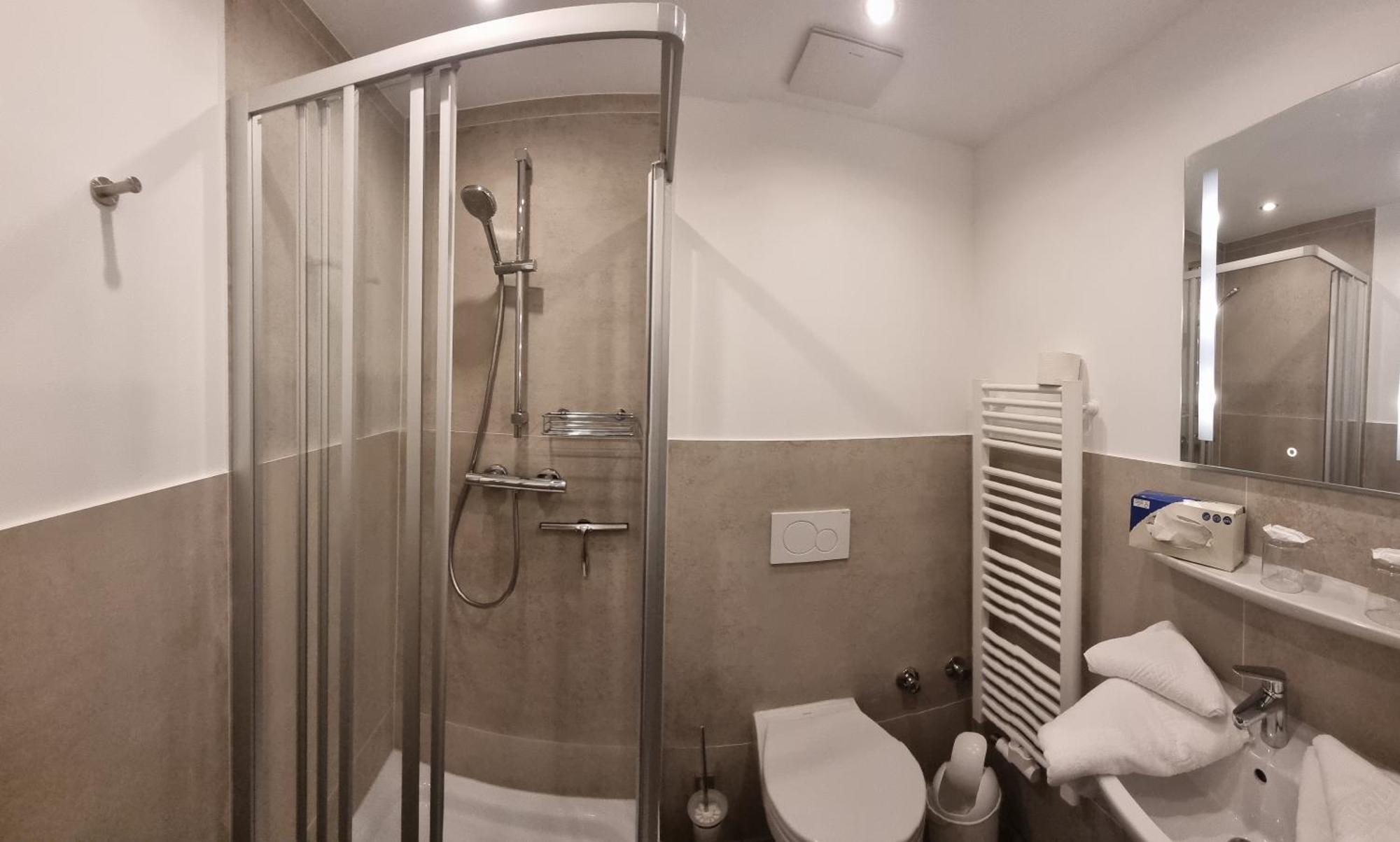 Hotel-Cafe-Lindow Wenningstedt-Braderup Extérieur photo