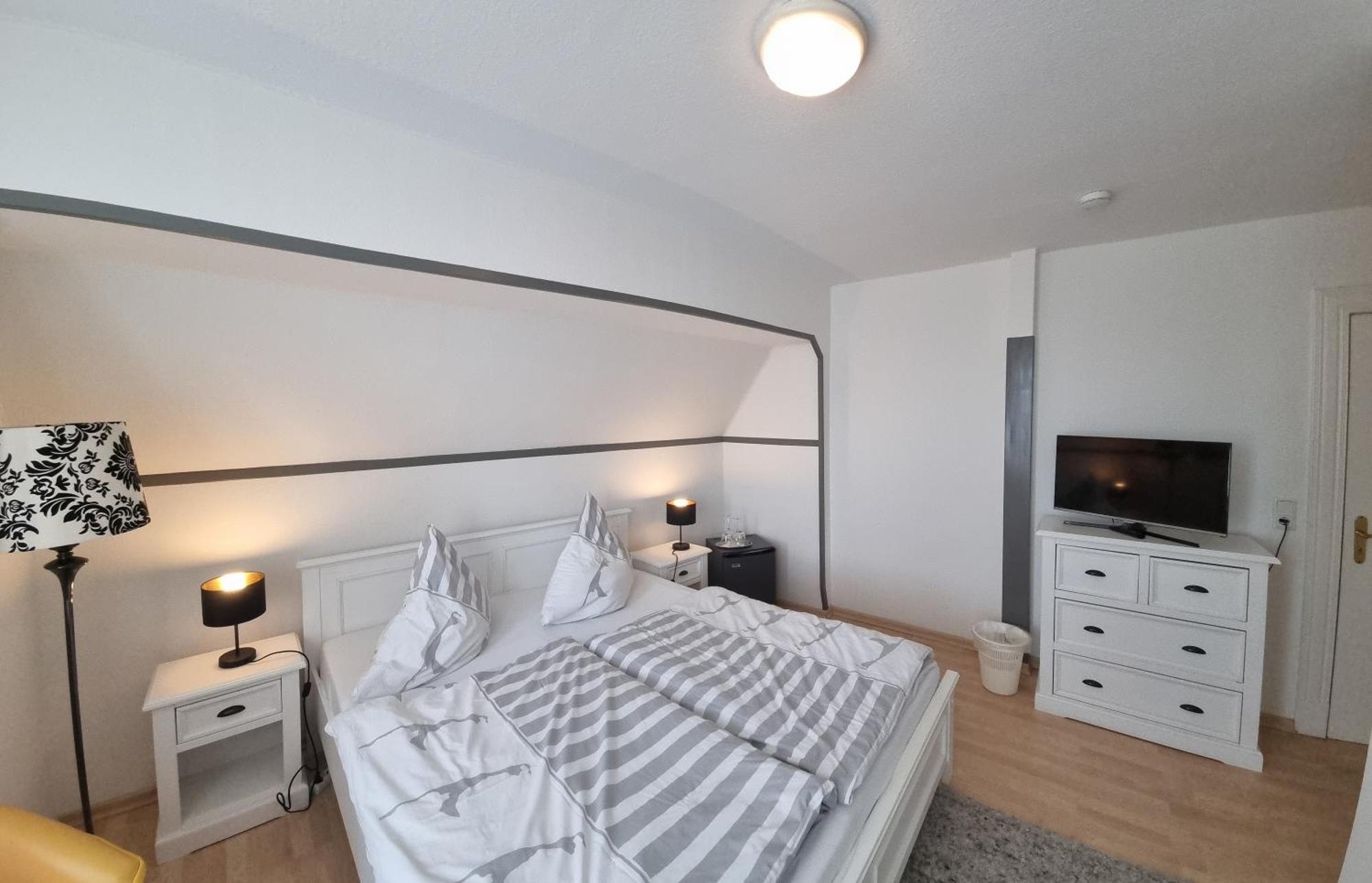 Hotel-Cafe-Lindow Wenningstedt-Braderup Extérieur photo