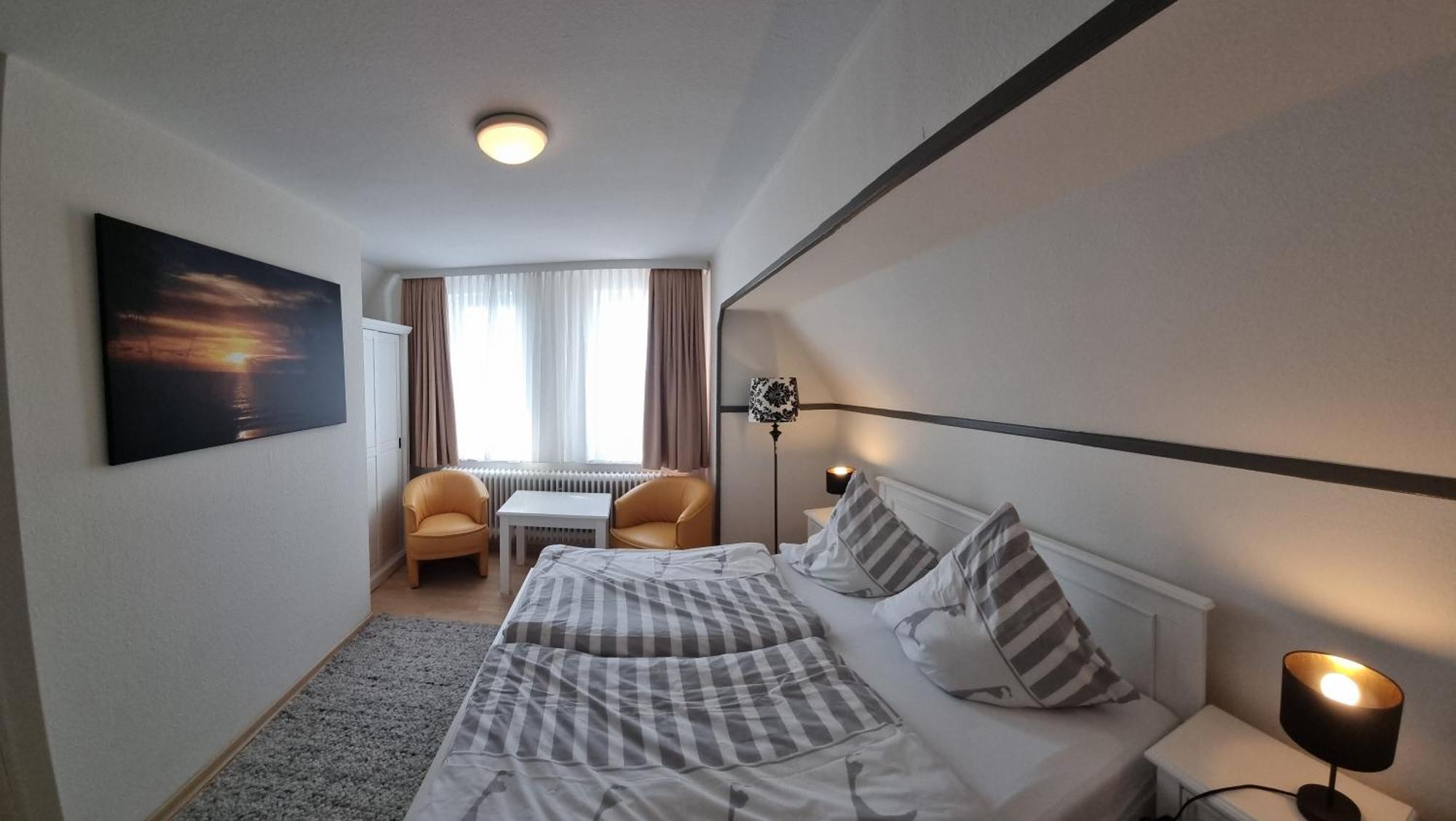 Hotel-Cafe-Lindow Wenningstedt-Braderup Extérieur photo