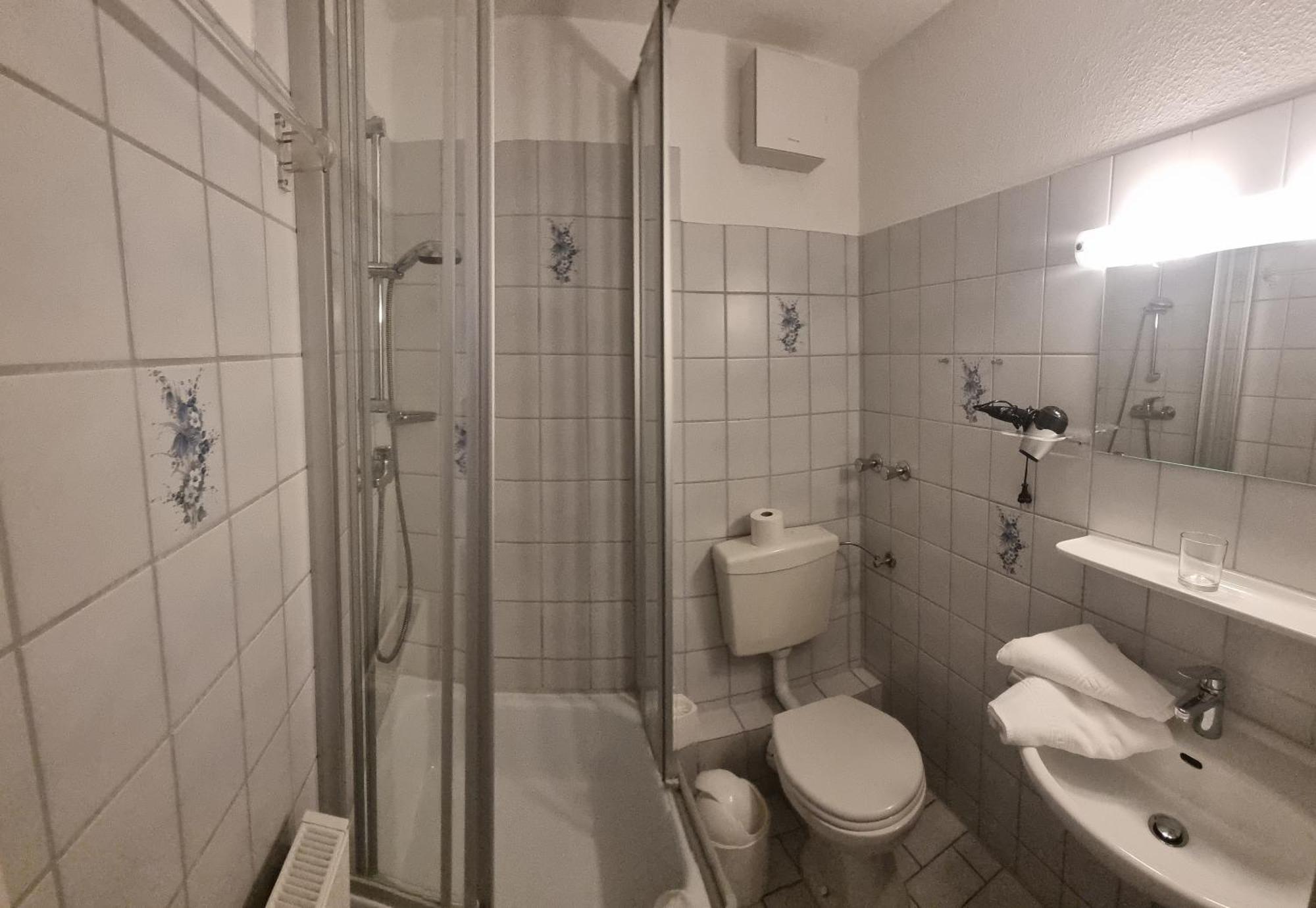 Hotel-Cafe-Lindow Wenningstedt-Braderup Extérieur photo
