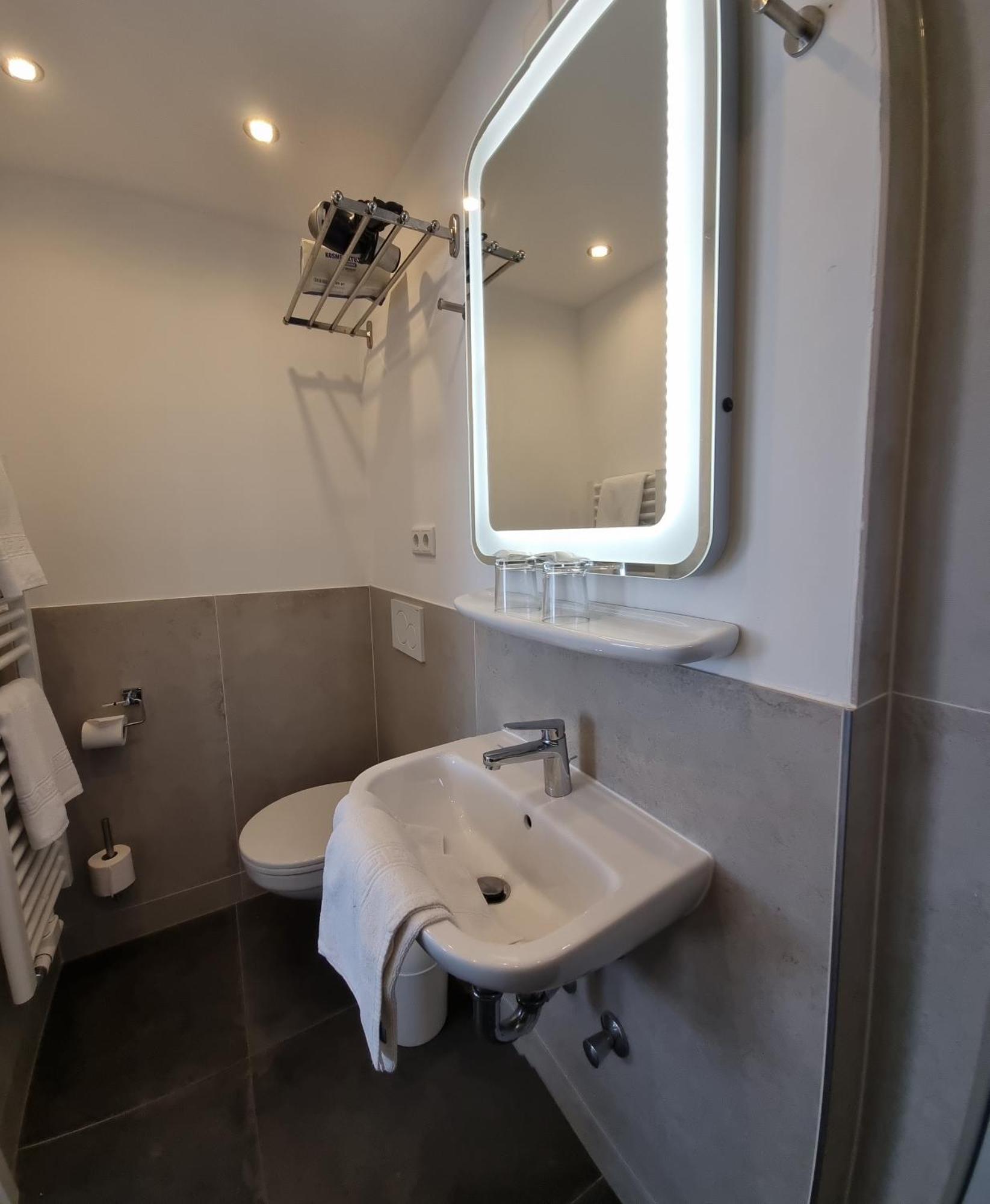 Hotel-Cafe-Lindow Wenningstedt-Braderup Extérieur photo